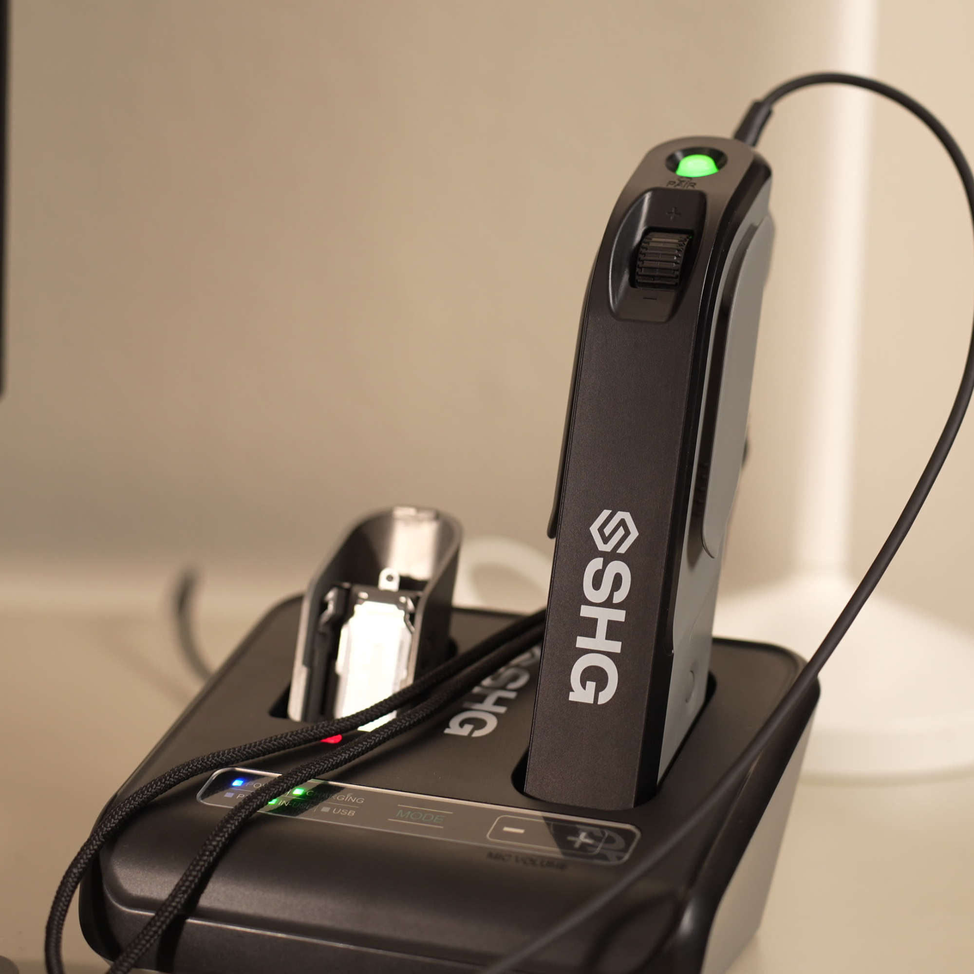 shg s d200 ptt amplifier on desk