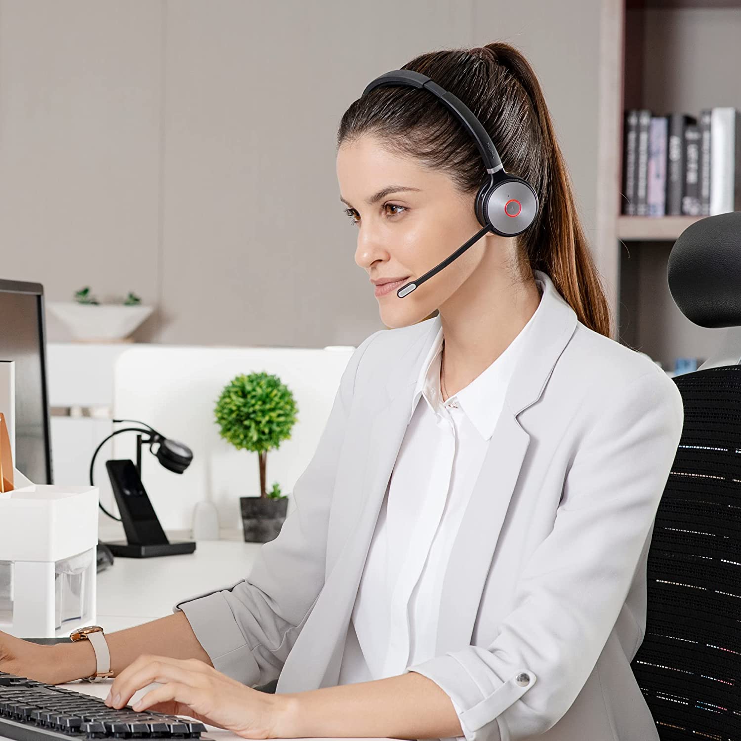 Yealink WH62 wireless headset