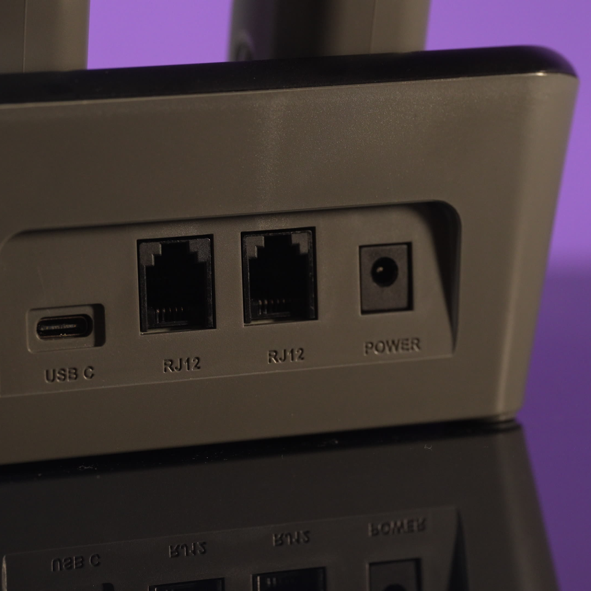 back of shg s d200 charging base showing connection ports